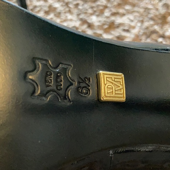 Pour La Victoire leather stiletto heels. Size 6.5 - Picture 3 of 7